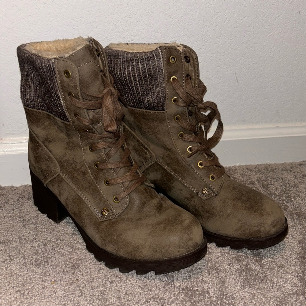 Bearpaw sheepskin boots